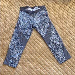 Nike Pro Gray Patterned Crop Leggings